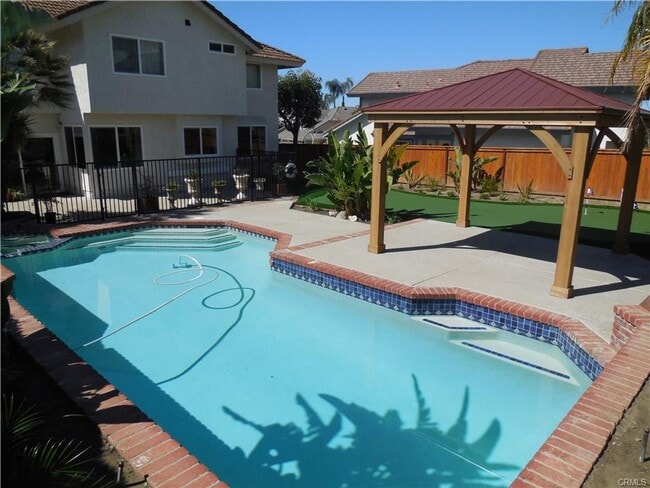 Building Photo - Pool Home 4 Bedroom