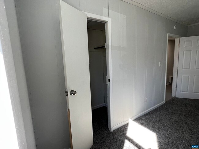 Building Photo - 1307 King St