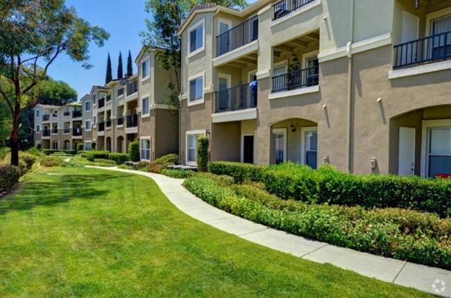 Pathway - Alta Vista Apartments