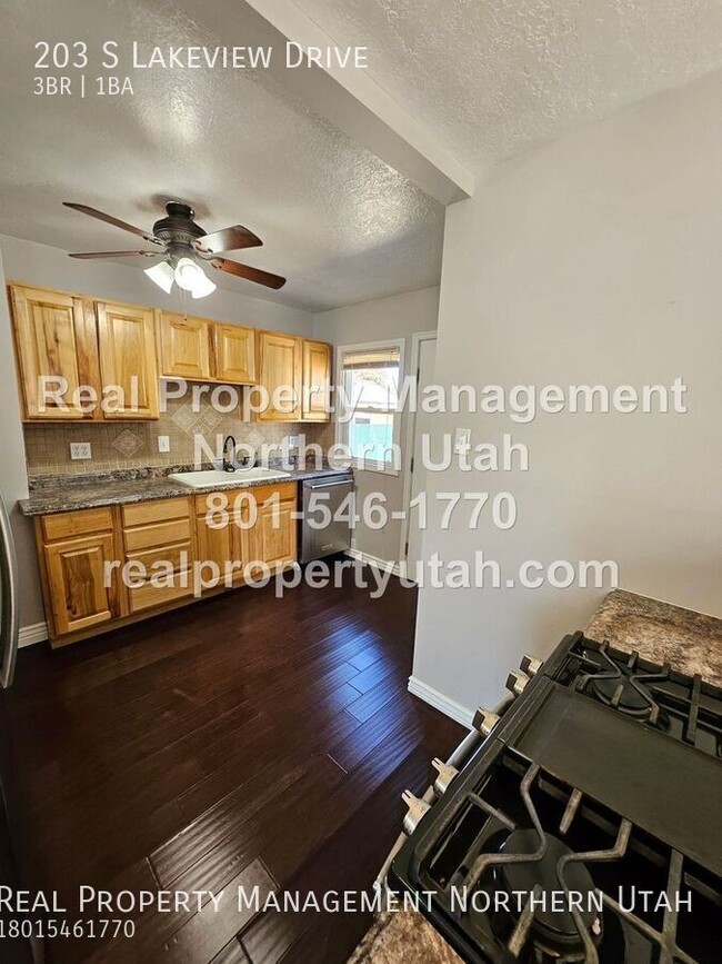 Building Photo - Darling 3 Bedroom Home in Clearfield