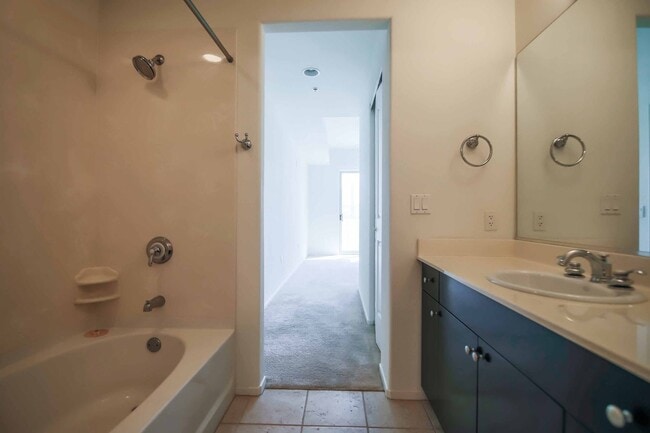 Building Photo - Pool-View High-Rise Living at One Las Vegas with Resort-Style Amenities!