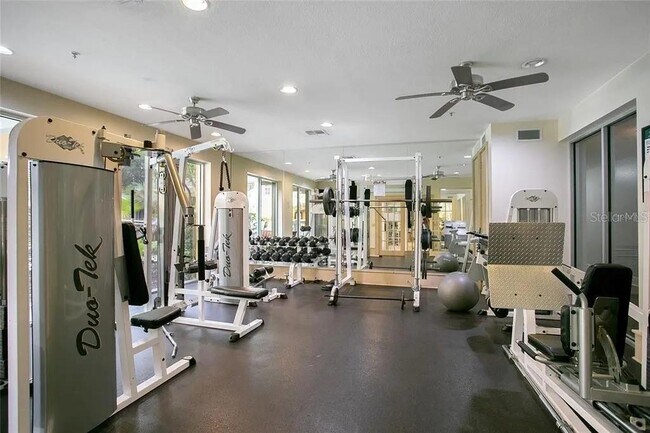 Building Photo - 860 N Orange Ave