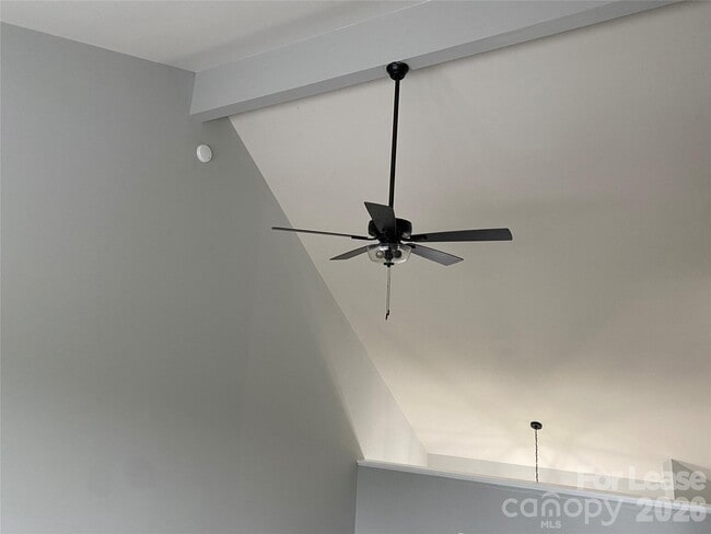 Building Photo - 14550 Waterside Dr