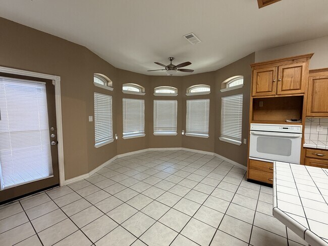 Building Photo - 5372 Wagon Trail