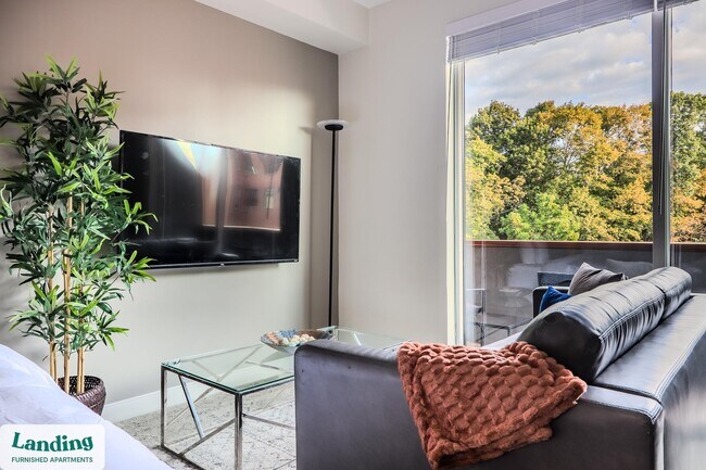 Primary Photo - 210 E Green St