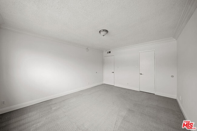 Building Photo - 131 Orlando Ave