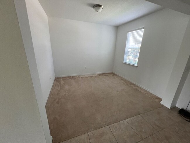 Building Photo - Spacious 4 bedroom, 2.5 bathroom house, no rear neighbors