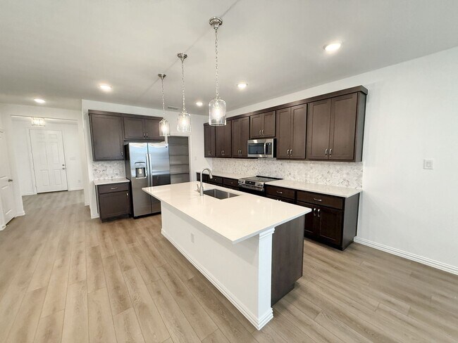 Building Photo - Elegant New Build in Princeton with Pool, ...