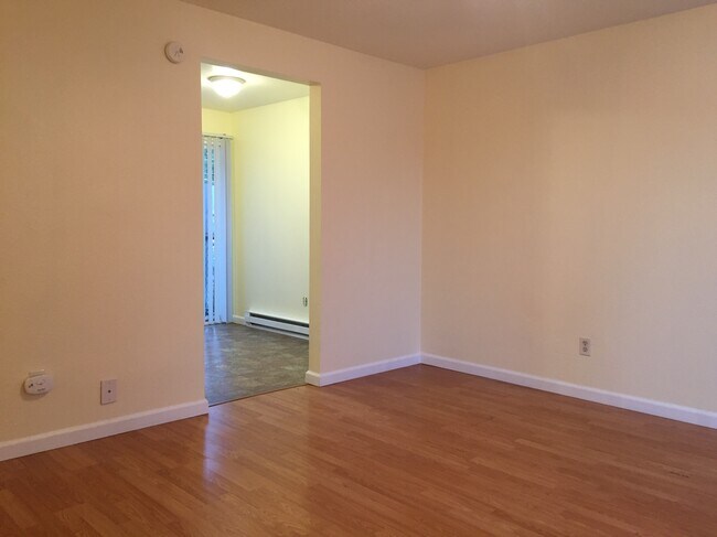 Building Photo - 2217 F St SE