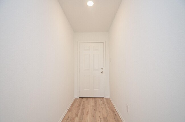 Building Photo - 18119 Rockvine Dr