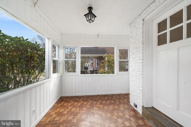 Building Photo - 630 Naylors Run Rd