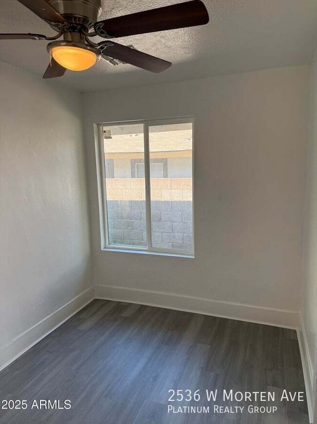 Building Photo - 2536 W Morten Ave