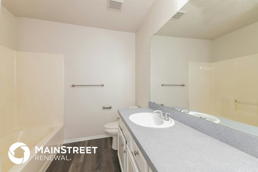 Building Photo - 204 Parkway Ct