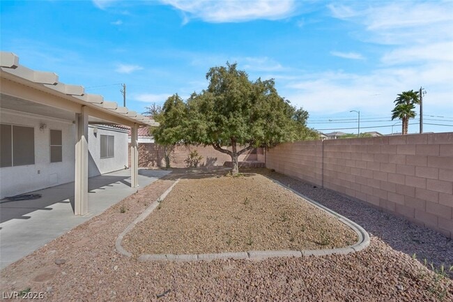 Building Photo - 2007 Mountain Sunset Ave