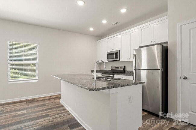 Building Photo - 117 Dogwood Vlg Trl