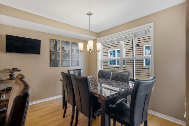 Building Photo - 931 N 35th St