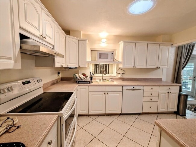 Building Photo - 2305 NW 48th Terrace