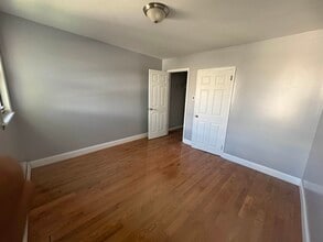 Building Photo - 33 Emerson Ave