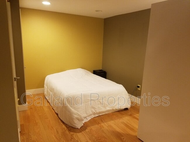 Building Photo - 111 Kirk Ave SW