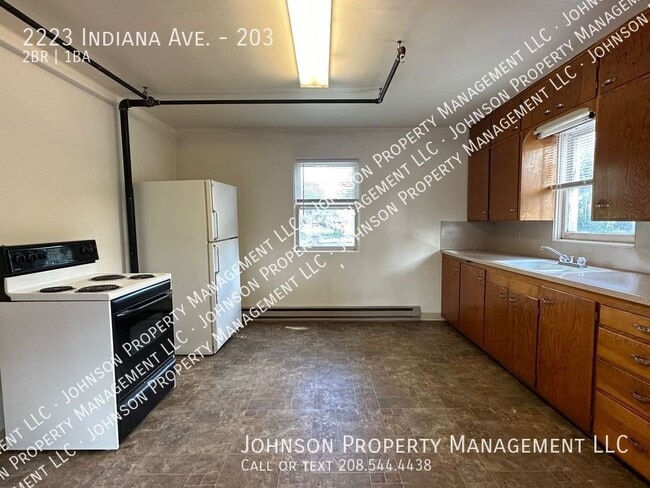 Building Photo - 2223 S Indiana Ave
