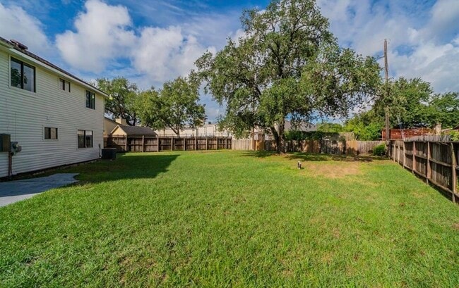 Building Photo - 2714 Owens Cross Dr