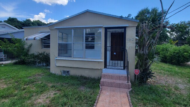 Primary Photo - 1342 NW 43rd St
