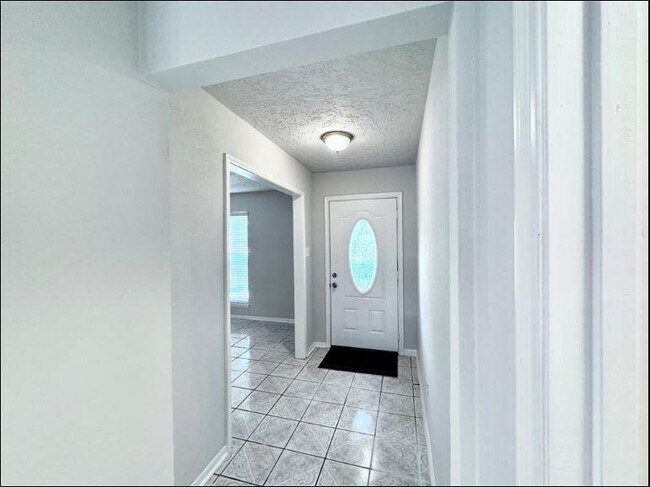 Building Photo - 9110 Gustine Ln