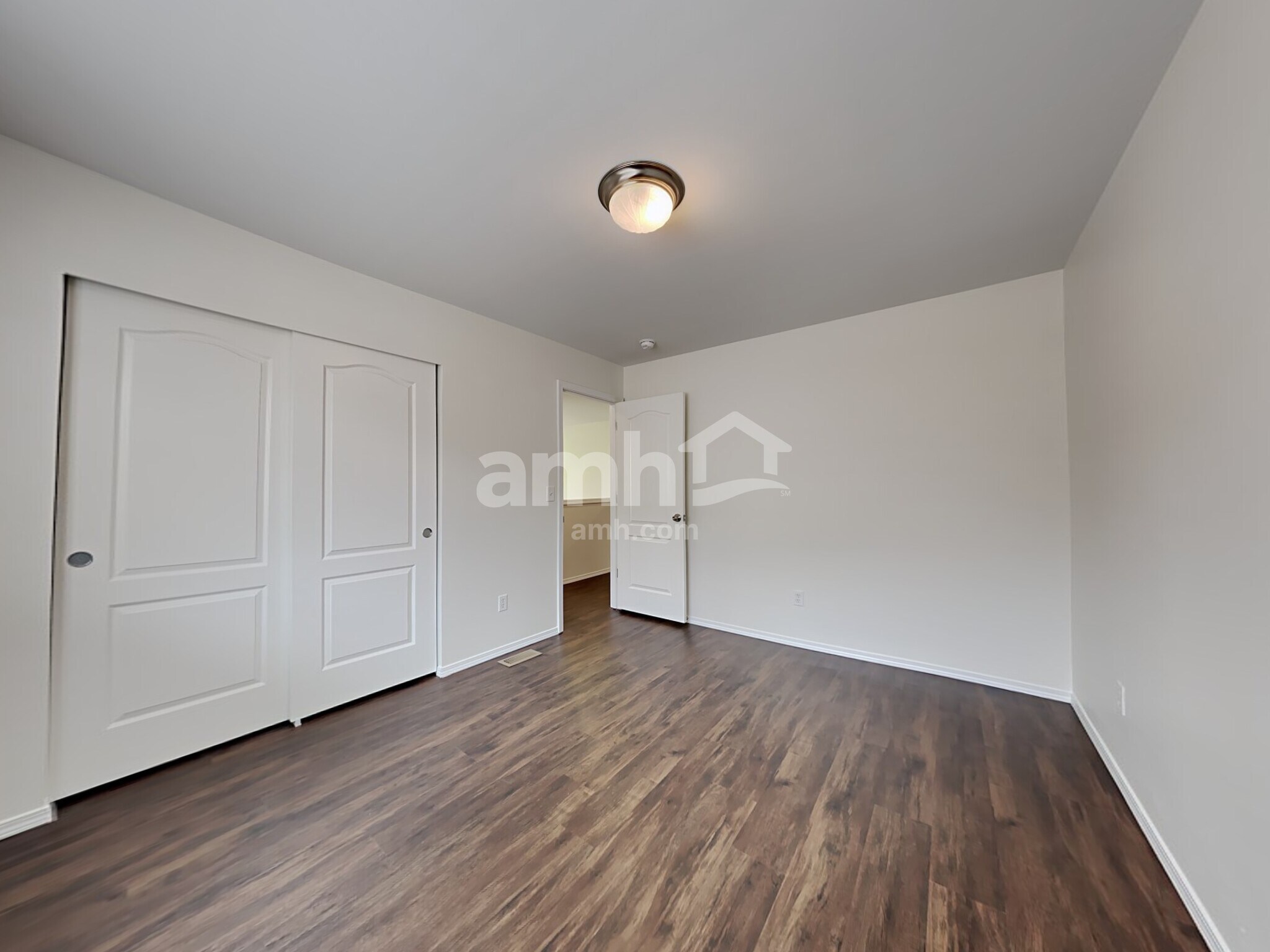Building Photo - 304 Phoenix Ave SW