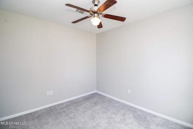 Building Photo - 473 Olive Branch Way