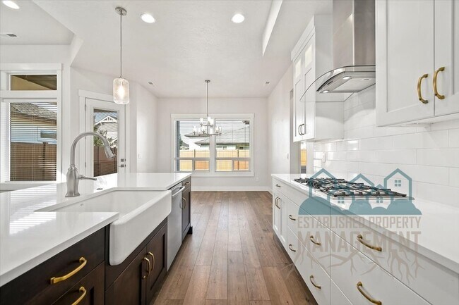 Building Photo - 10399 W Bell Fountain Dr