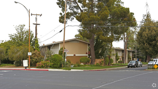 Primary Photo - Los Gatos Apartments