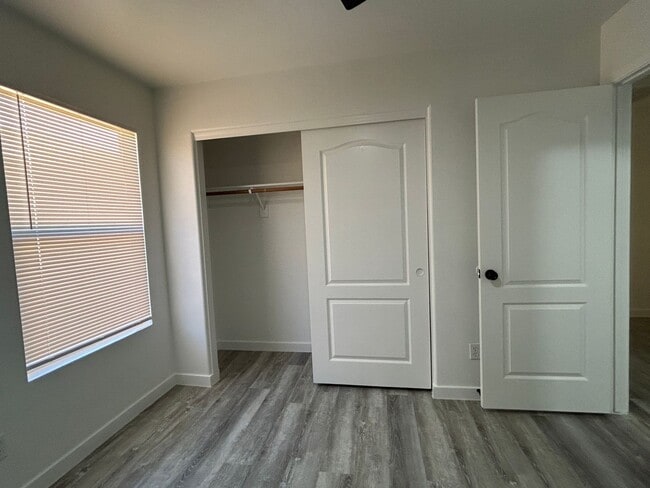 Building Photo - Beautifully Remodeled 3 Bedroom home that backs to the Golf Course