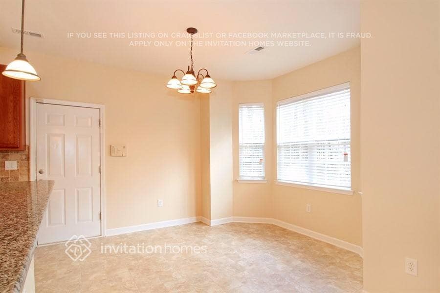 Building Photo - 5300 Glencove Ct