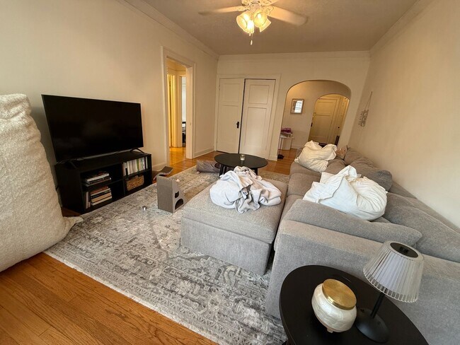 Interior Photo - The Drake