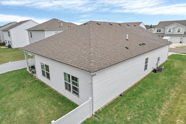 Building Photo - 383 Kells Ct E