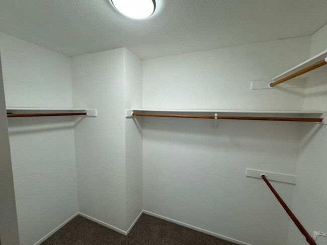 Building Photo - 4 bed 3 full bath house with 3 car garage in Corona for lease