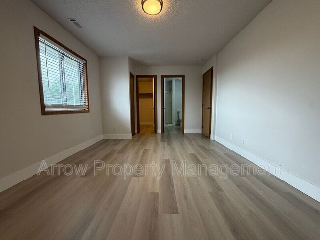 Building Photo - 2340 N 44th St