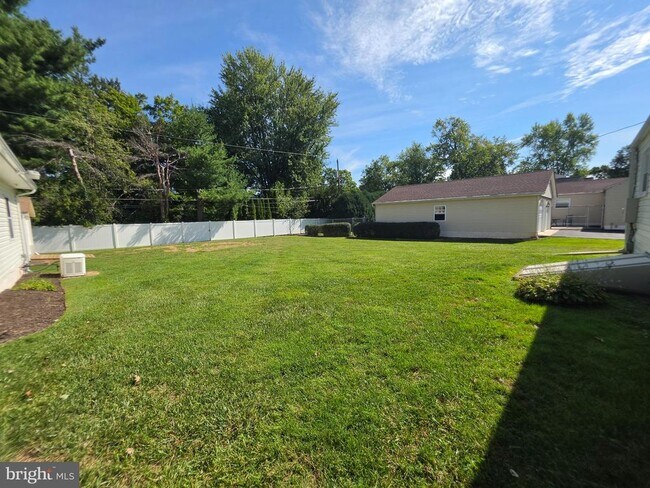 Building Photo - 224 Cedar Ave
