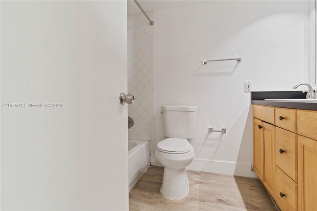 Building Photo - 1801 S Treasure Dr