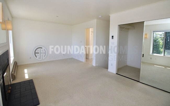 Building Photo - Charming 1BD/1BA in Mill Valley - Bay View...
