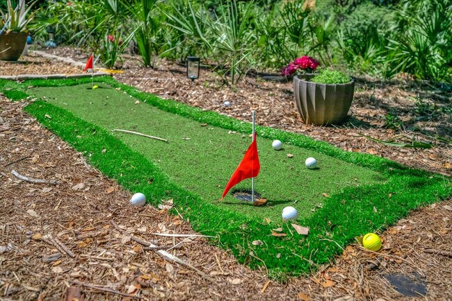 Building Photo - 19 Hoffer St