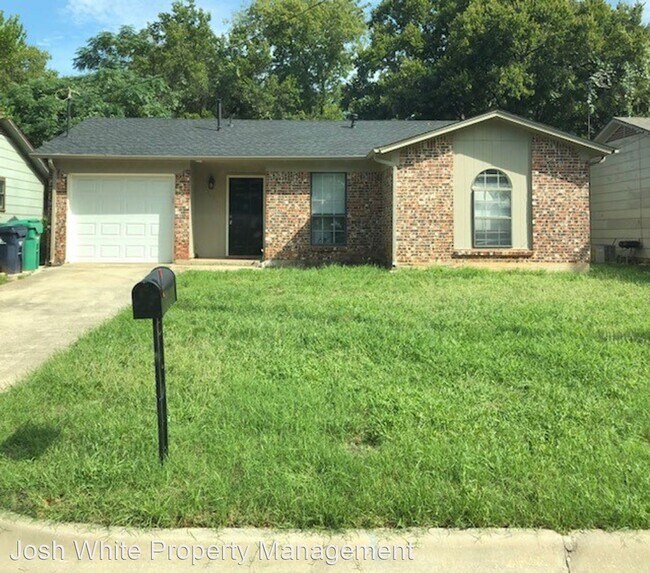 Building Photo - 3 br, 1.5 bath House - 629 Chambers