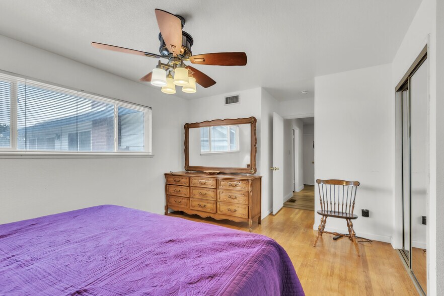 Building Photo - 6630 Lindbrook Way