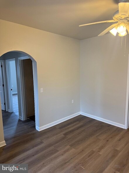 Building Photo - 100 S Park St