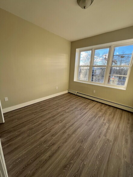 Building Photo - 856 S 16th St