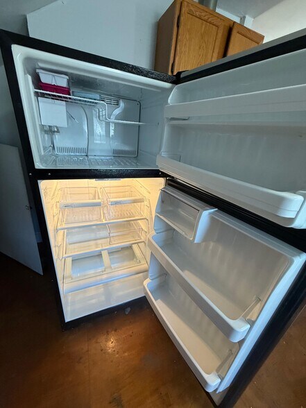 Building Photo - 37 Hudson St