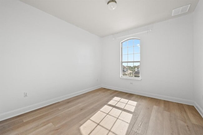Building Photo - 12624 Ondara Dr
