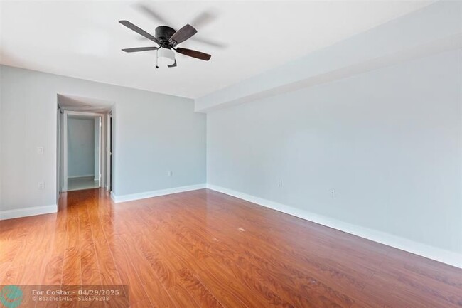 Building Photo - 4101 Wimbledon Dr