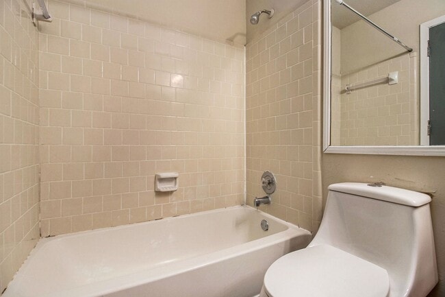 Building Photo - 3 Bedroom 2.5 Bath House