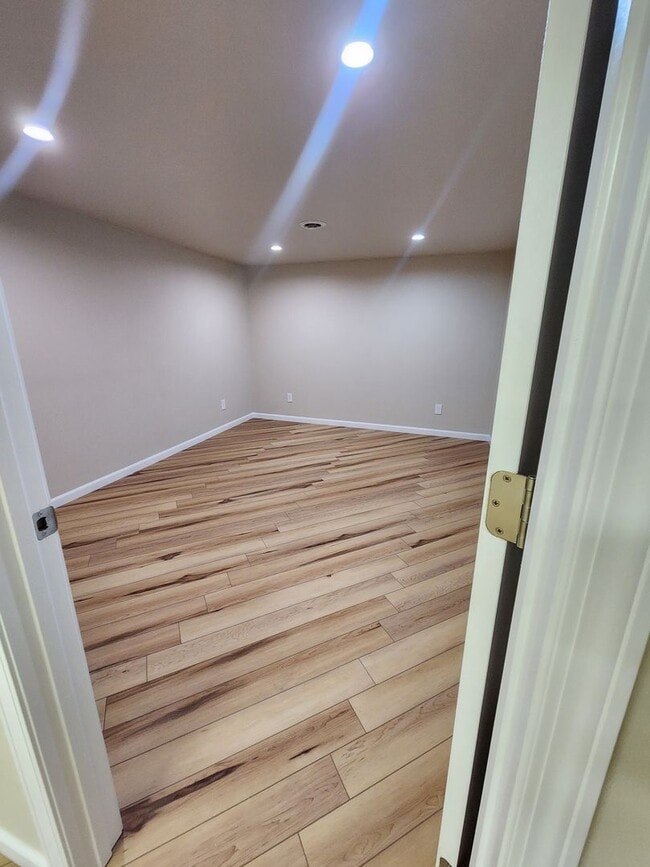 Building Photo - Beautifully Renovated Ranch-style Home!